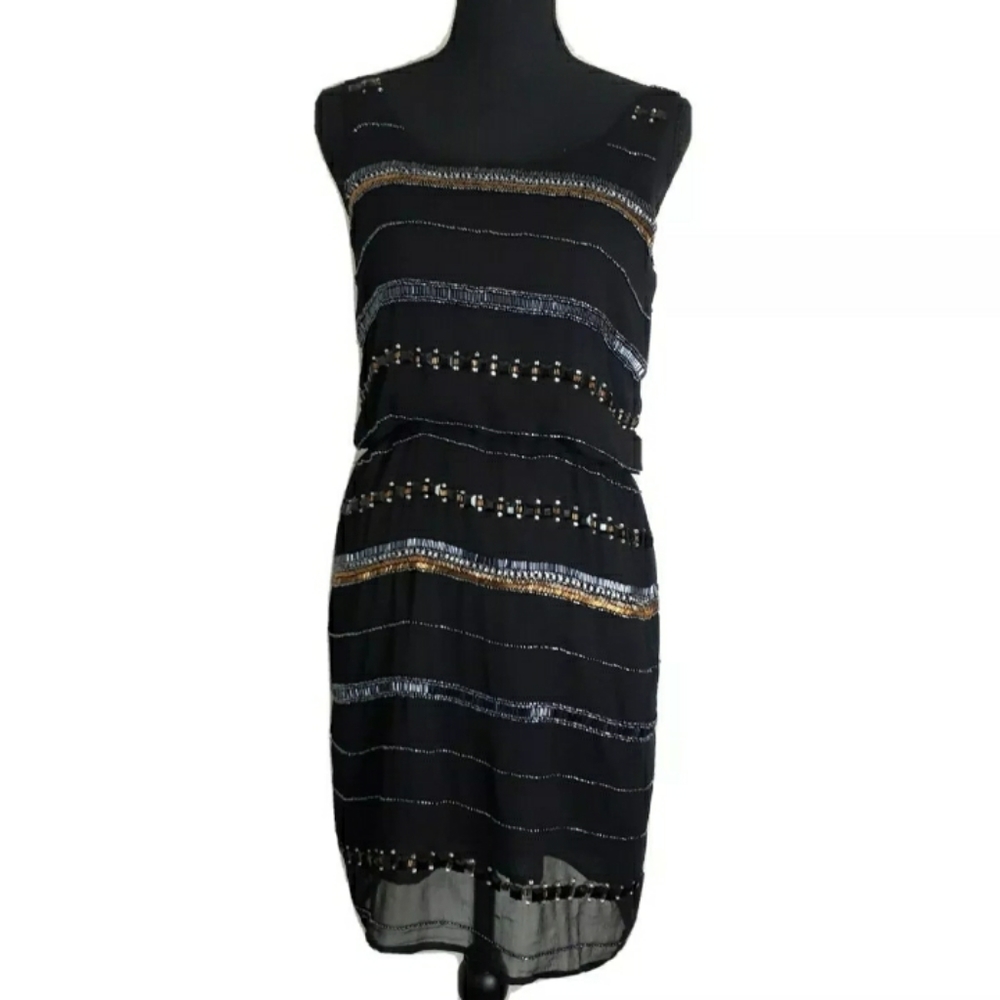 Romeo & Juliet Couture Sleeveless Knee Length Dress Metallic Beading